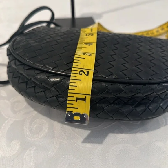 Beautiful Leather School of Florence Crossbody - Picture 11 of 12